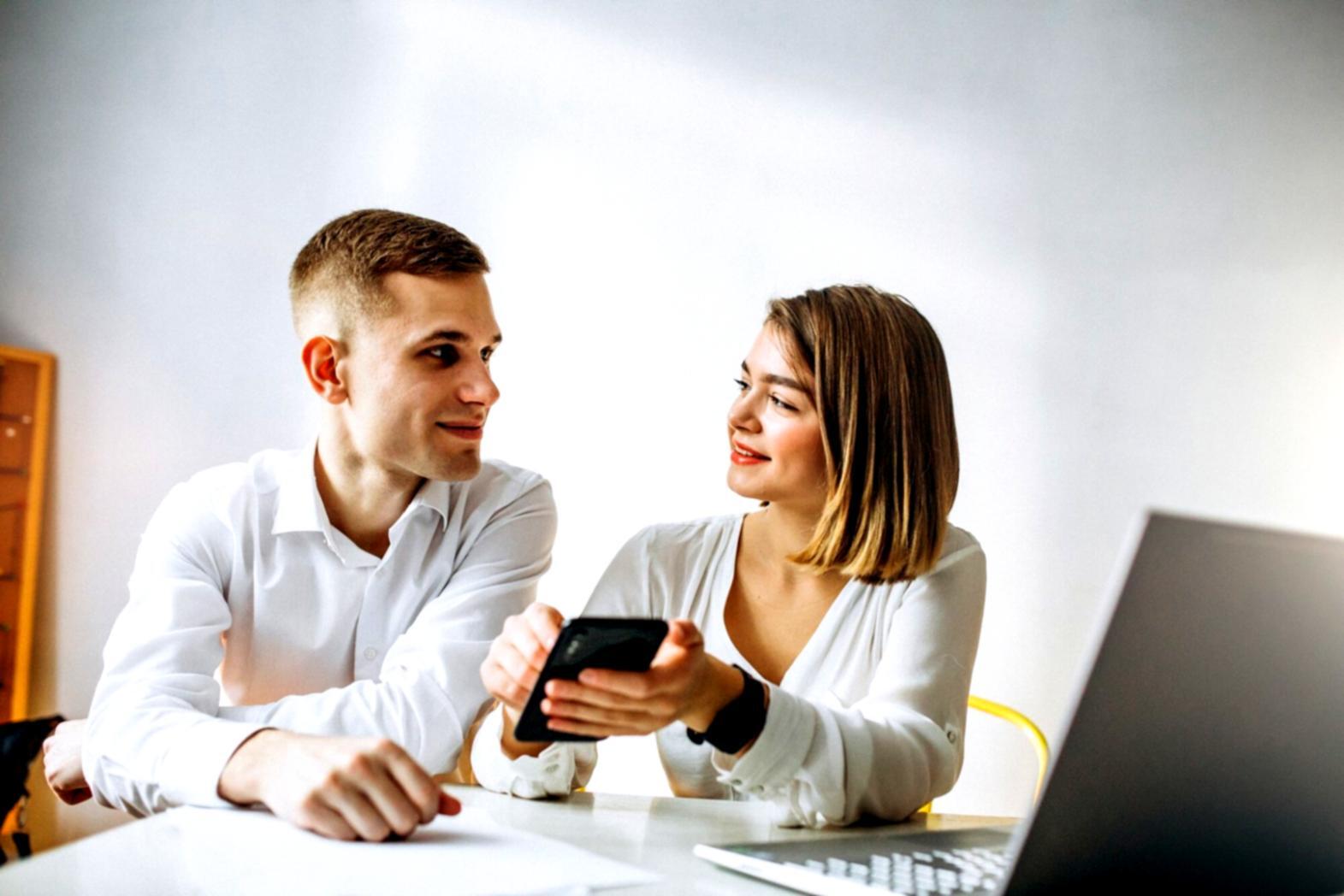 Professionelle Finanzberatung im persönlichen Gespräch